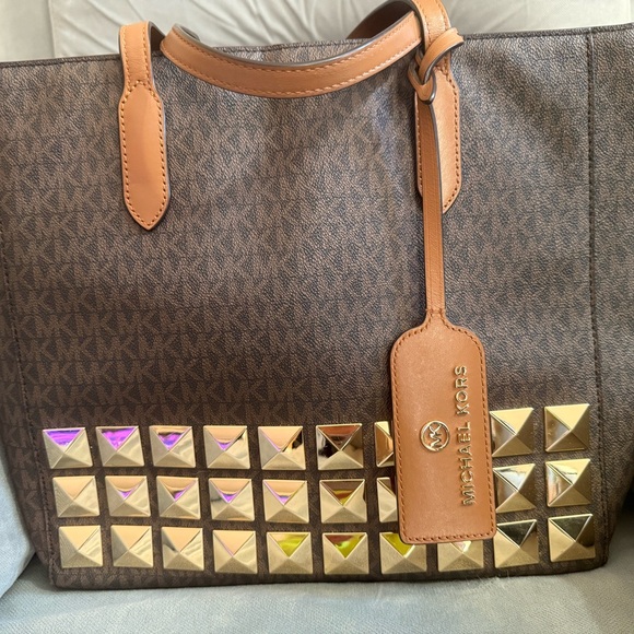 Michael Kors Tan and Brown Signature Tote GENTLY used - Picture 1 of 7